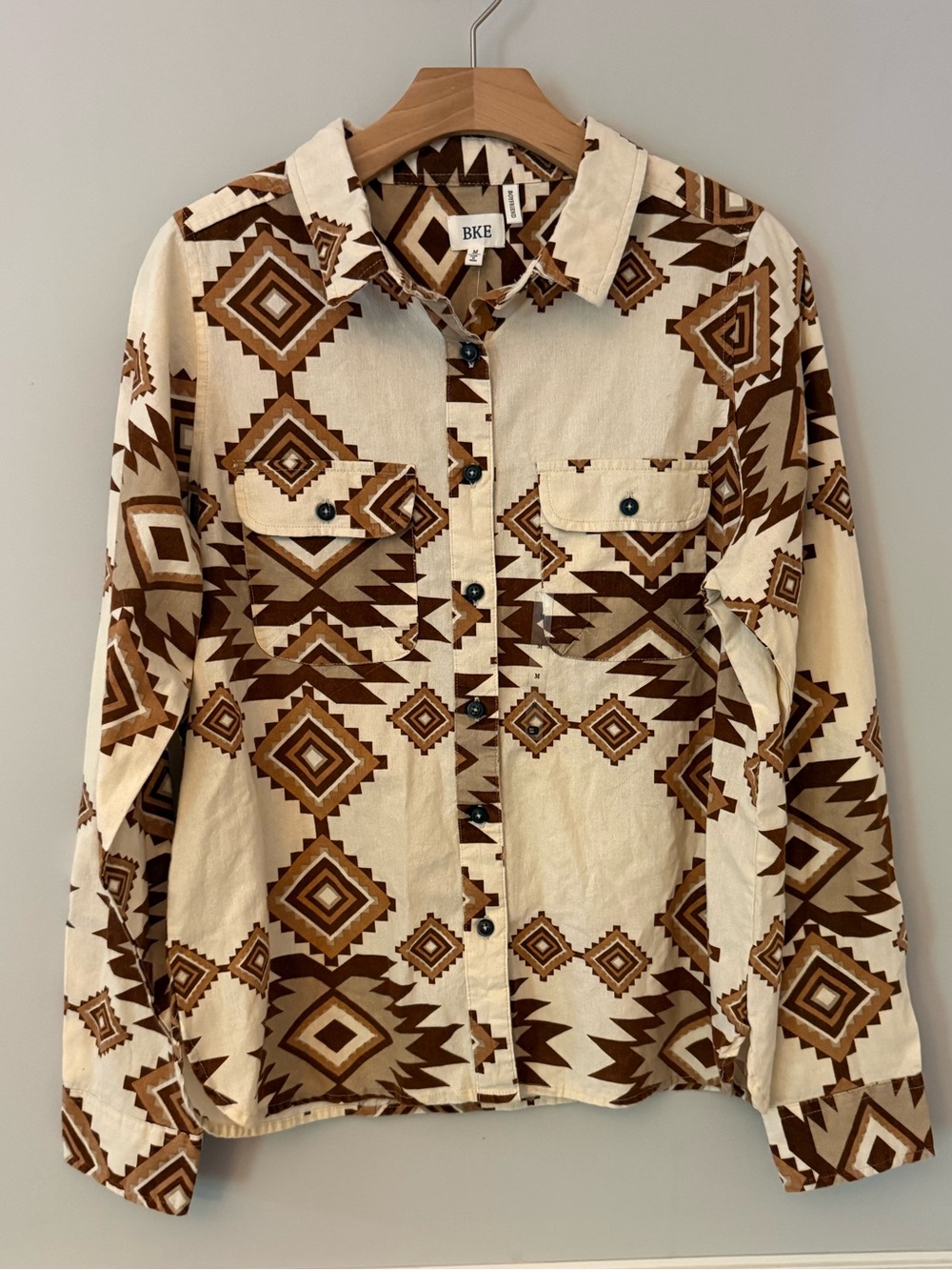 NWT BKE cream and brown Aztec button down western long sleeve shirt. M